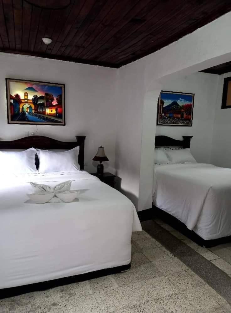 Hotel San Sebastian Antigua Exteriör bild
